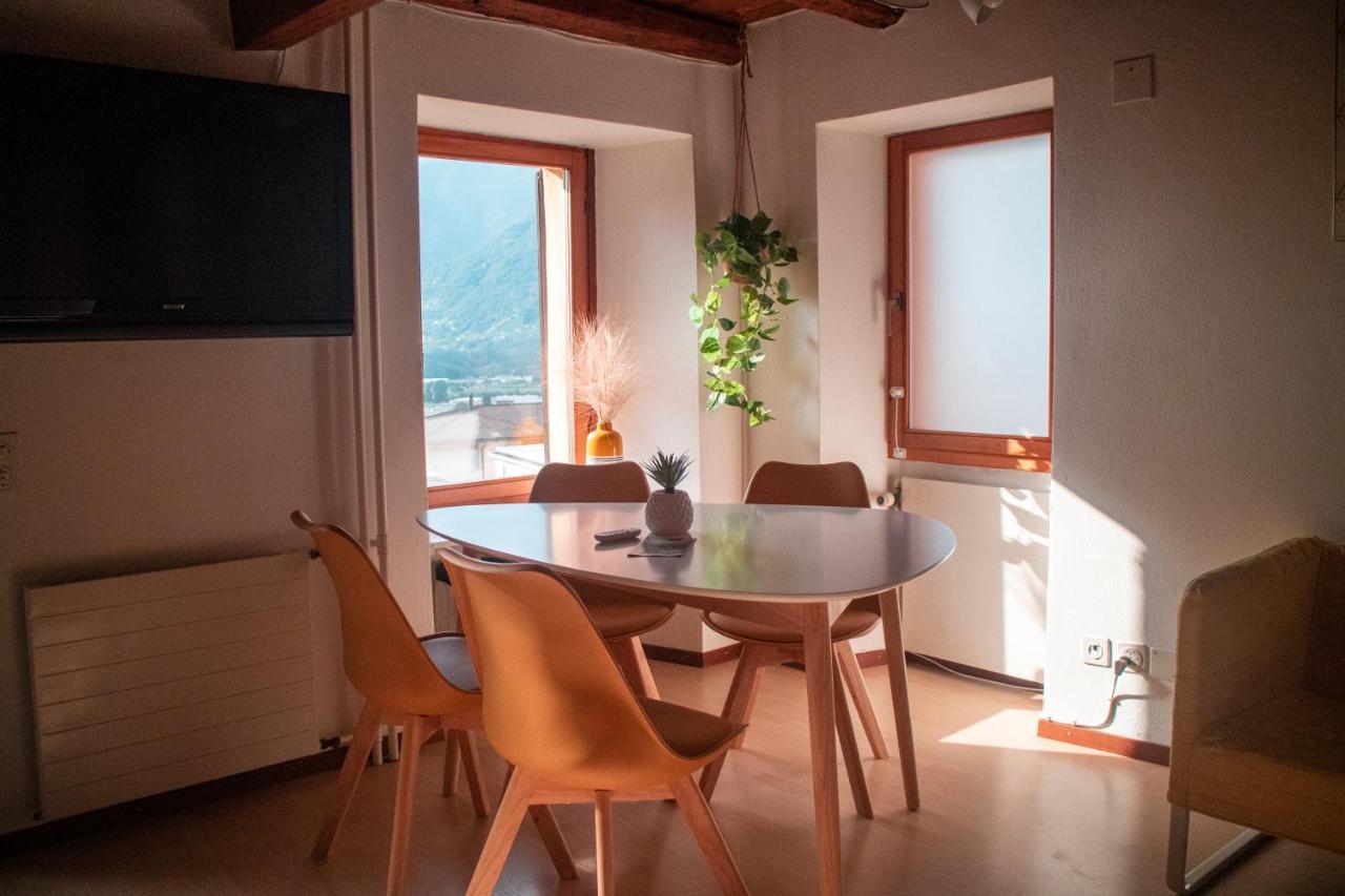 Wisteria House - Holiday Apartment Cadenazzo Exterior foto